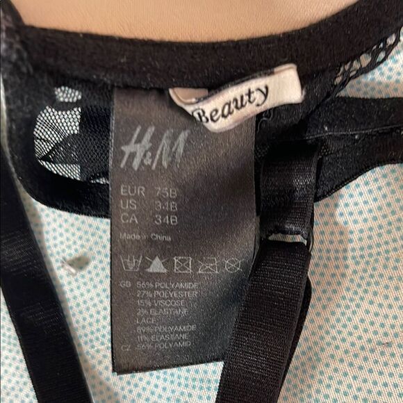 H&M Black and Cream Underwire Bra with Molded Cups - Picture 5 of 5